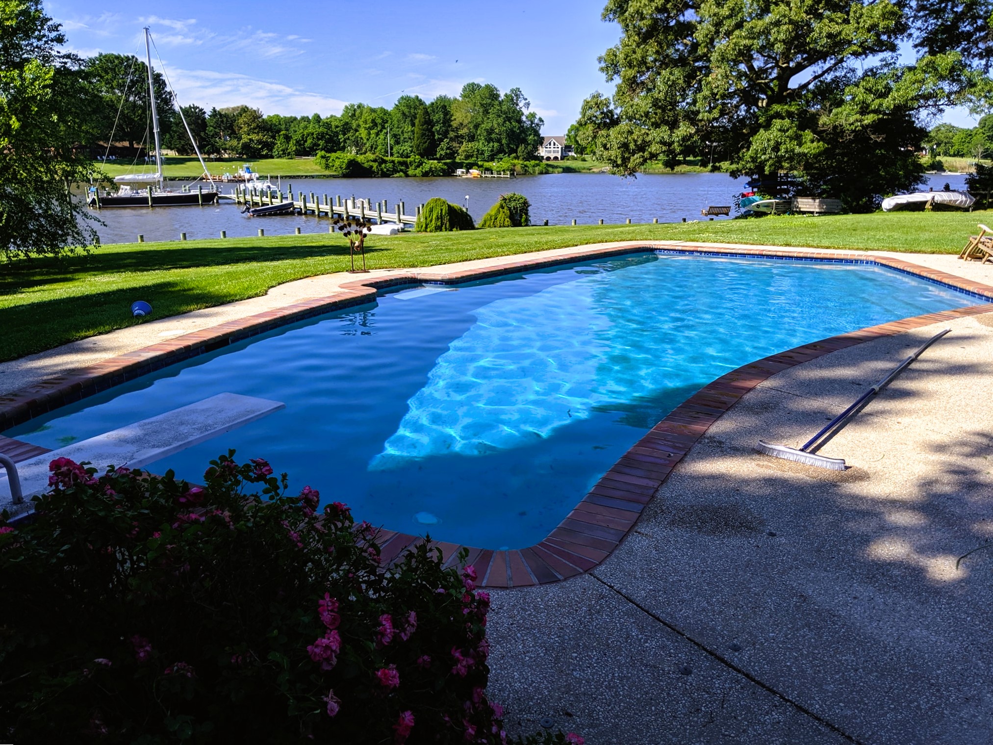 geometric-pool-3
