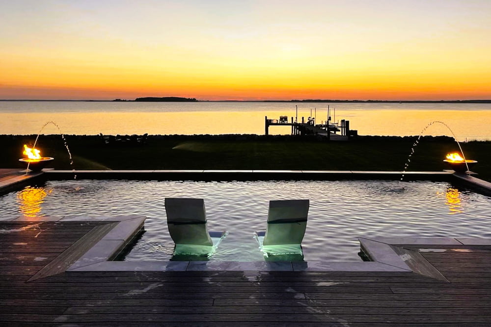 geometric pool with jets